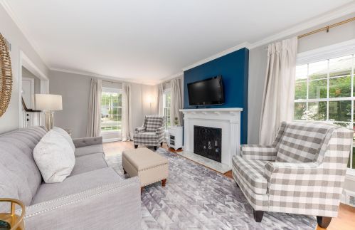 2518 84, Milwaukee WI 53226-1906 exterior