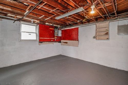 6 Melvin Ave, Iselin NJ 08830-2439 exterior