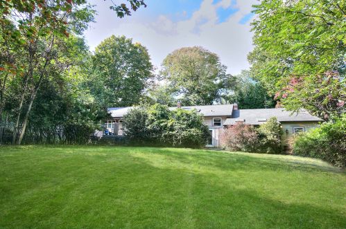 110 Long Lots Rd, Westport CT 06880-3947 exterior