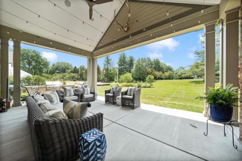 11428 Clayton Rd, Saint Louis MO 63131-2502 exterior