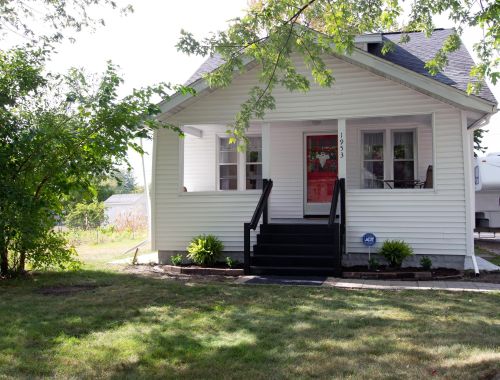 1953 Nevada St, Meskegon, MI 49441-2947