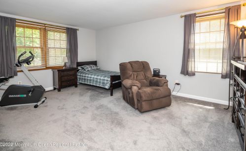 25 Princess Anne Dr, East Freehold NJ 07728-3066 exterior