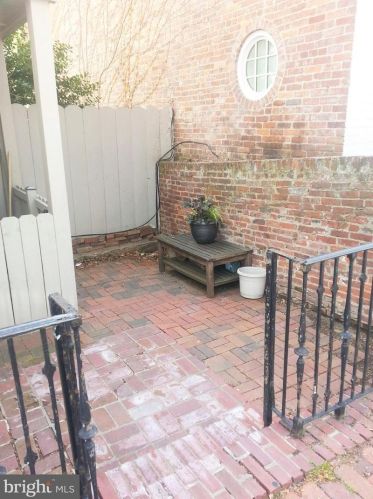 2900 Dumbarton St, Washington, DC 20007-3337