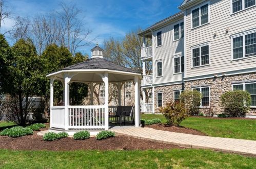 1302 Davenport Ave, Canton MA  02021-1044 exterior