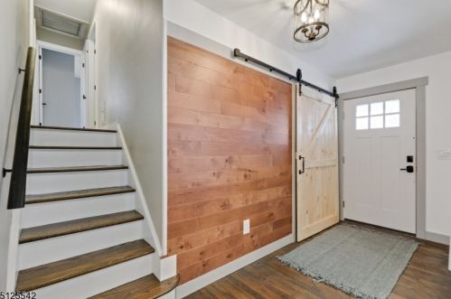 13 Fairview Dr, East Hanover NJ  07936-3506 exterior