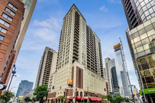 630 State St, Chicago IL  60605-1807 exterior