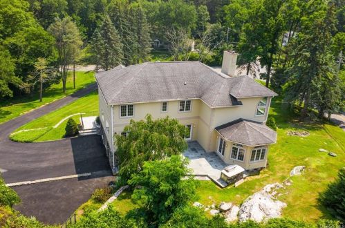 100 Whippoorwill Rd, Armonk NY  10504-1463 exterior