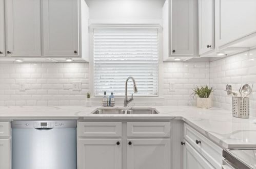 2074 Arlington Cir, Atlanta GA 30318-6380 exterior