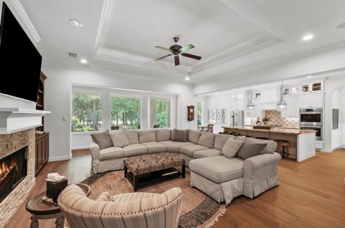 2927 Cotswold Manor Dr, Humble TX 77339-0016 exterior