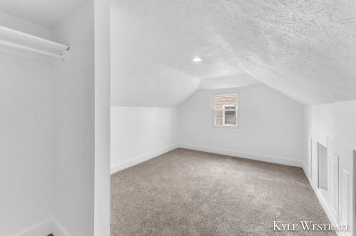 956 College Ave, Grand Rapids MI  49503-1774 exterior