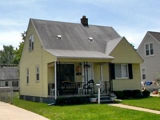 25221 Andover Dr, Dearborn Heights MI  48125-1605 exterior