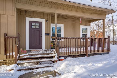 1317 7th St, Meskegon, MI 49441-1927