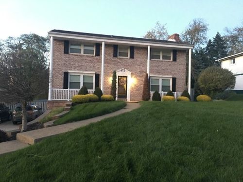 145 Greenlea Dr, Moon Twp, PA 15108-2648