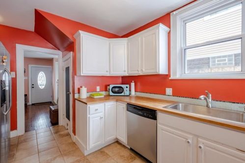 1041 Biltmore Ave, Pittsburgh PA 15216-2305 exterior