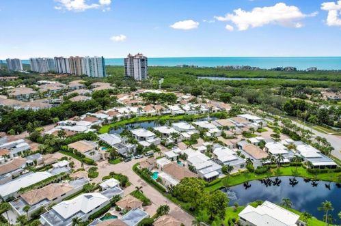 7923 Grand Bay Dr, Naples FL 34108-7556 exterior