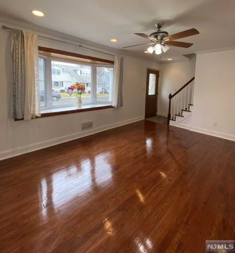 53 Oneida Ave, Dumont NJ  07628-2109 exterior