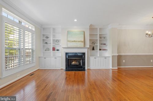 5124 Knapp Pl, Alexandria VA 22304-8637 exterior