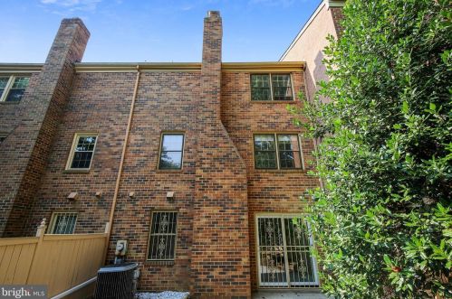 5803 Tudor Ln, Rockville MD  20852-2850 exterior