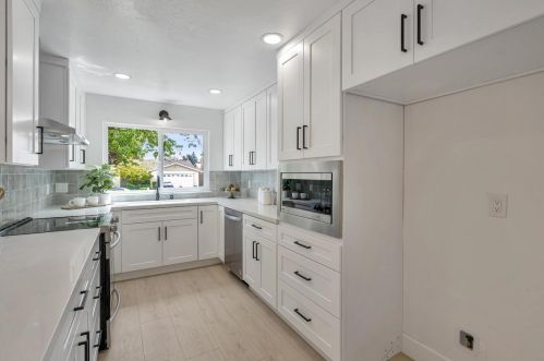 501 Crosslees Dr, San Jose CA  95111-1828 exterior