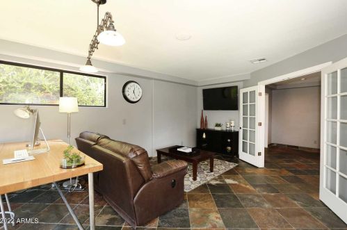 4451 Earll Dr, Phoenix AZ 85031-3821 exterior