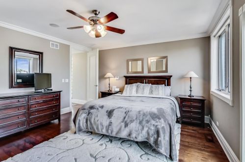 1542 Oakdale Ave, Chicago IL 60657-4024 exterior