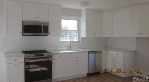 198 Plainfield Rd, Edison NJ  08820-2914 exterior