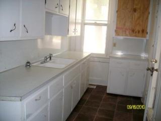 652 Campbell Ave, Springfield MO  65806-2902 exterior