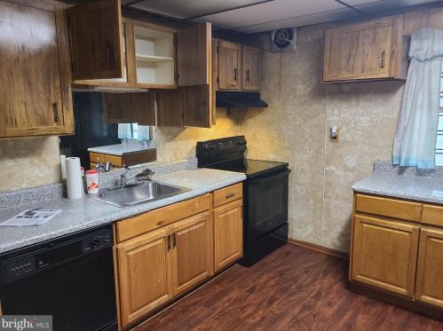 319 Engle St, Chester PA 19013-2509 exterior