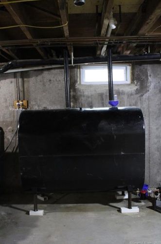 5 Play Rd, Enfield CT 06082-5148 exterior