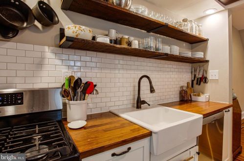 5150 Cedar Ave, Philadelphia PA 19143-1524 exterior