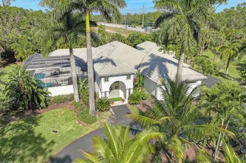 4055 1 Ave, Naples FL 34102-5905 exterior