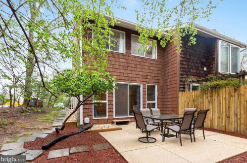 316 New Mark Esplanade, Rockville MD 20850-2750 exterior