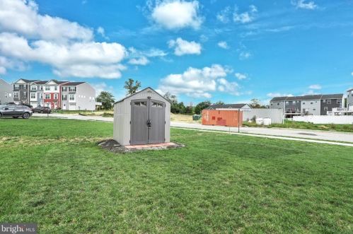 144 Overlook Dr, Hanover PA 17331-9136 exterior