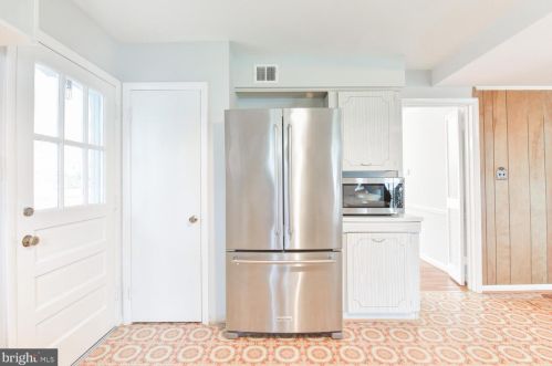 8804 Falkstone Ln, Alexandria VA 22309-4007 exterior