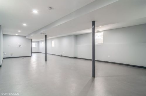 912 Monticello Ave, Chicago IL  60651-3949 exterior