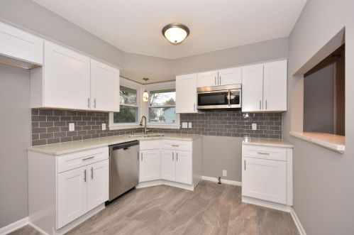 5712 93, Milwaukee WI 53227-1526 exterior