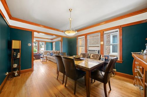 5238 Nelson St, Chicago IL 60657-3042 exterior