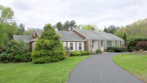 880 Greenville Ave, Providence RI  02919-1329 exterior