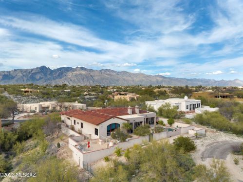 3632 Camino De Jaime, Tucson AZ  85718-7432 exterior