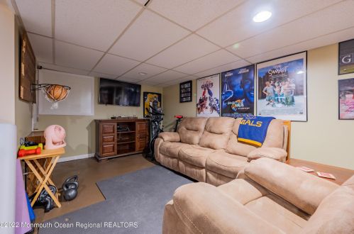 30 Schiverea Ave, East Freehold NJ 07728-1854 exterior