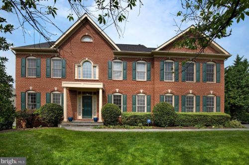 10720 Cloverbrooke Dr, Rockville, MD 20854-6372