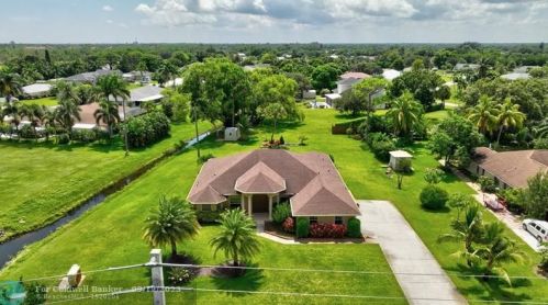 2072 Westmoreland Blvd, Fort Pierce, FL 34952-5832