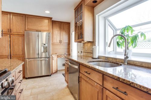 1841 Birch Rd, Mc Lean VA 22101-5317 exterior