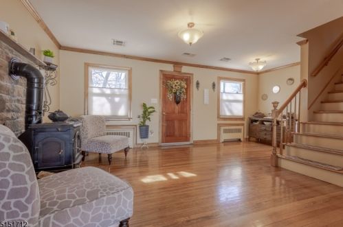 301 West Ln, Clark NJ  07066-1631 exterior