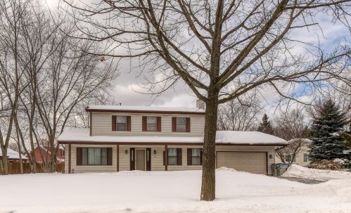 7249 97th St, Milwaukee, WI 53224-3929