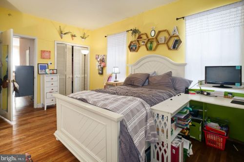 865 26 St, Philadelphia PA 19146-4402 exterior