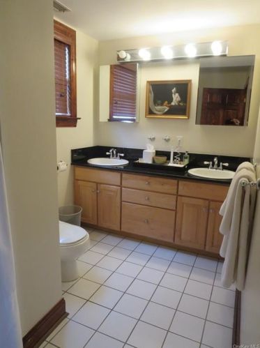 206 Milbank Ave, Greenwich CT 06830-6617 exterior