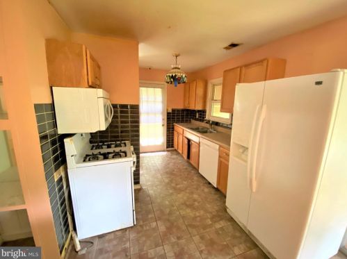 9550 Howes Rd, Dunkirk MD 20754-9254 exterior