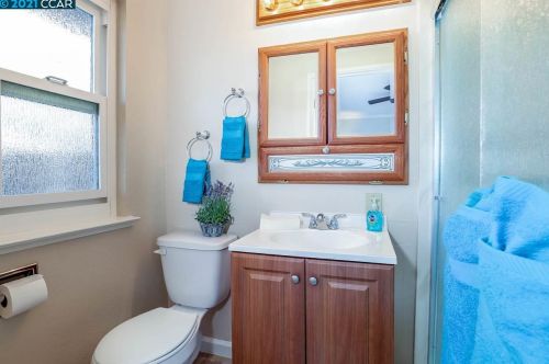 2176 Roskelley Dr, Concord CA 94519-2241 exterior