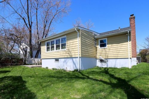 3 Cloverfield Rd, Valley Stream NY exterior